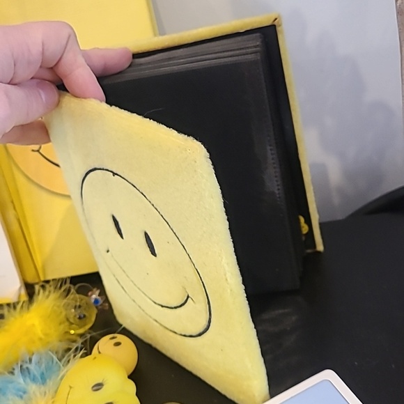 Vintage 90s smiley face stationery bundle - Picture 10 of 11